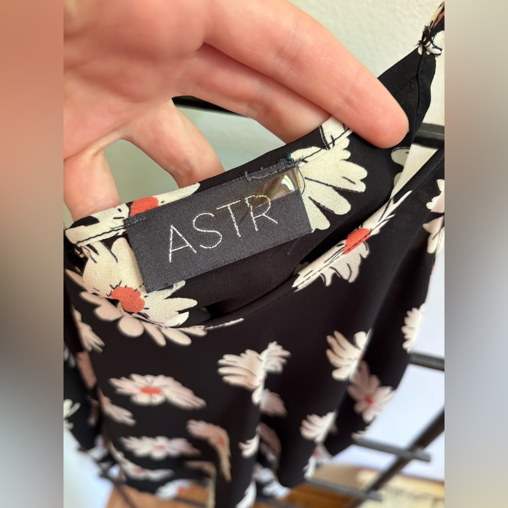 ASTR Tank Top - Picture 3 of 6